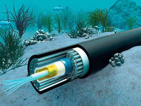 Cáp quang biển - quân bài trong tay áo của Huawei