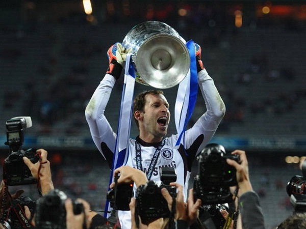 Petr Cech: Từ cậu bé nghèo khó tại Blsany đến việc vượt qua tử thần để trở thành huyền thoại