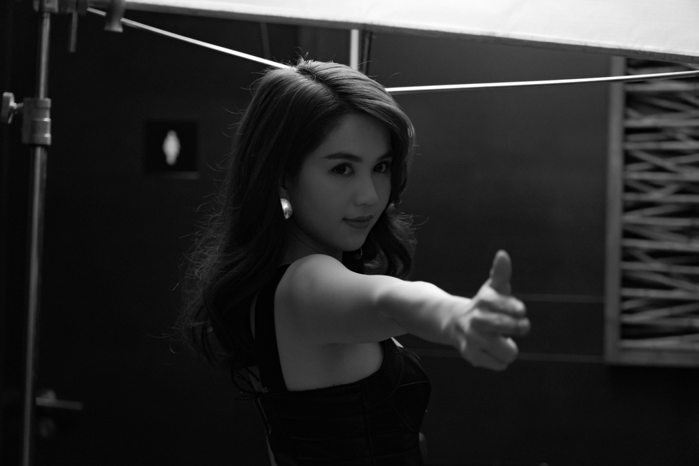 Hậu ồn ào Cannes, Ngọc Trinh tung teaser phim mới bị tát sấp mặt