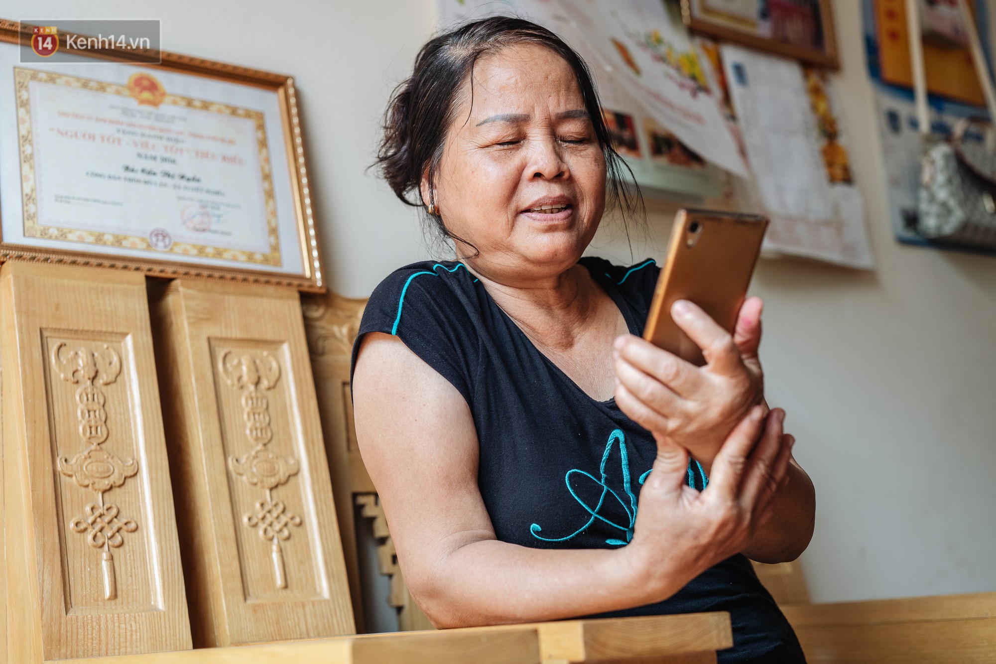 Gặp người mẹ hiến trái tim con trai gây xúc động trên sóng truyền hình: Con chỉ mất đi thể xác, còn sự sống vẫn tồn tại trên cõi đời này...