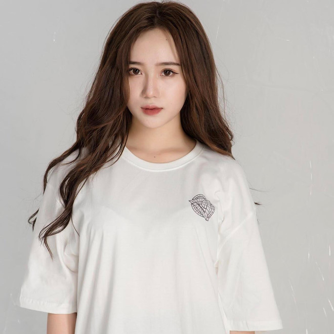 Dàn hot girl Đà Nẵng toàn Á khôi, mẫu ảnh nổi tiếng