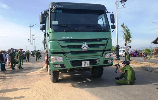 Đi ôn thi tốt nghiệp, nữ sinh lớp 12 bị xe tải tông tử vong