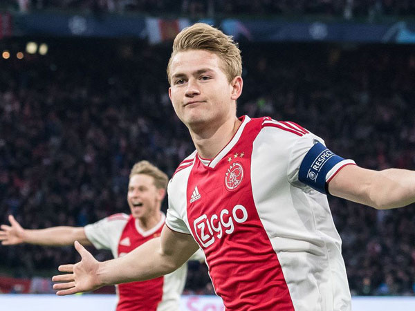 Gã nhà giàu cướp De Ligt trước mũi MU, Messi cứu Valverde