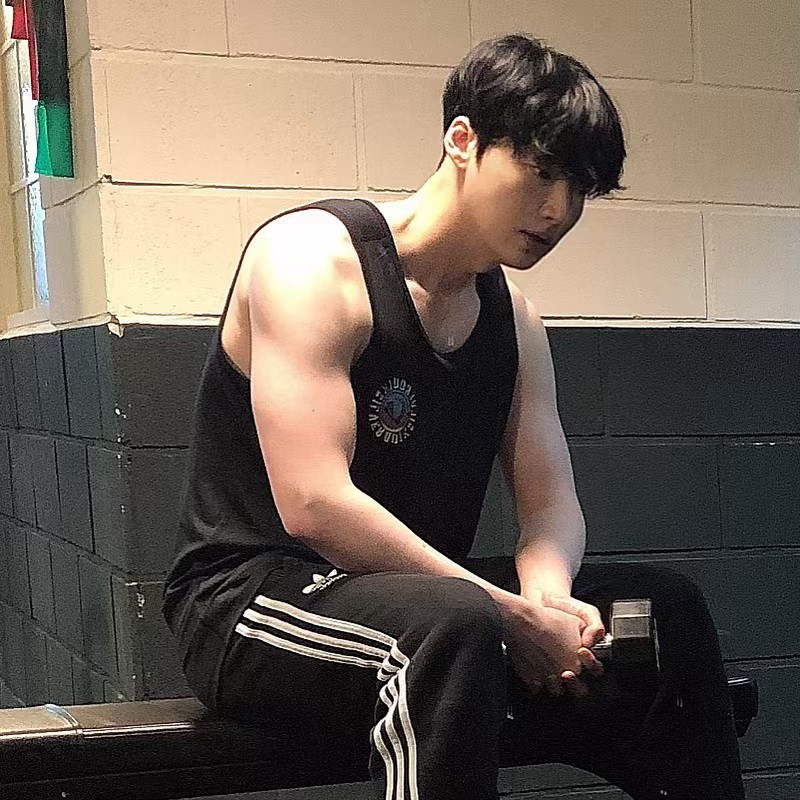 Nàng cỏ Goo Hye Sun chăm chồng kiểu gì mà khéo thế, Ahn Jae Hyun còi cọc đã lột xác ngoạn mục sau 4 năm!