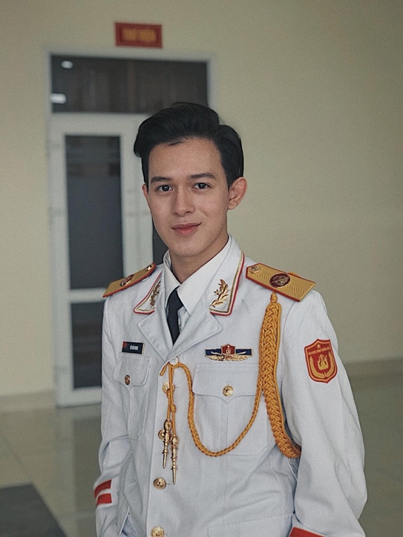 Bảo Quang Anh gây sốt khi khoe giọng cực ngọt ngào với bản cover nhạc phim Về nhà đi con