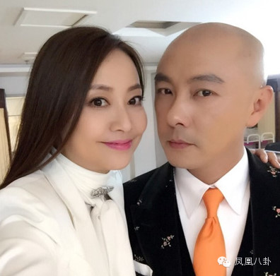 Trước khi cưới Trương Tây và trở thành ông chồng quốc dân triệu người ngưỡng mộ, Trương Vệ Kiện từng ngoại tình trong lúc cãi nhau với vợ sắp cưới?