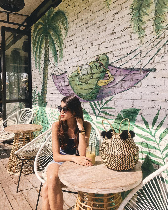 Mùa hè mà thiếu túi cói thì style của bạn cũng giảm đi vài phần thú vị