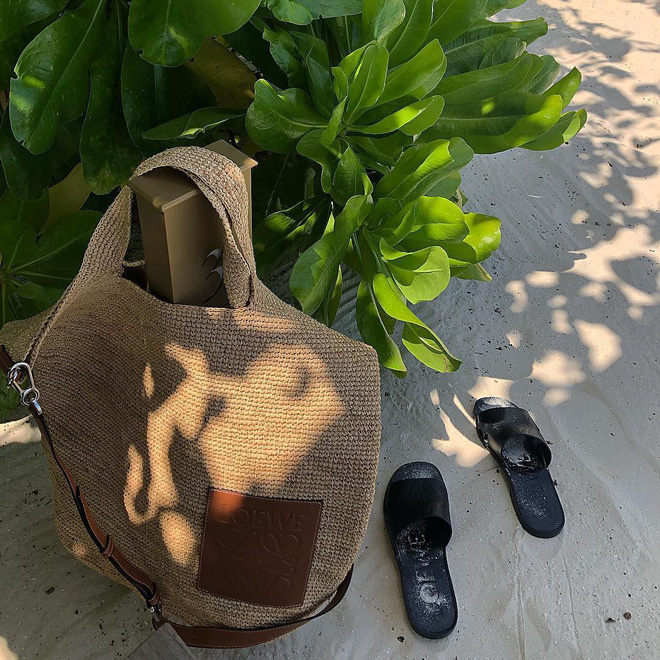 Mùa hè mà thiếu túi cói thì style của bạn cũng giảm đi vài phần thú vị