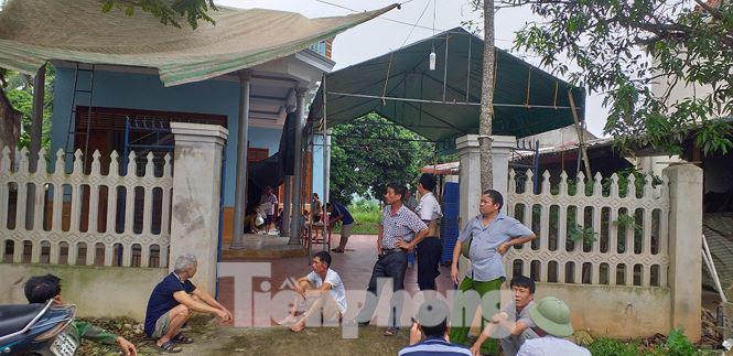 Người thân đau đớn khi đón 3 thi thể vụ chồng giết vợ mang bầu, con gái rồi tự tử