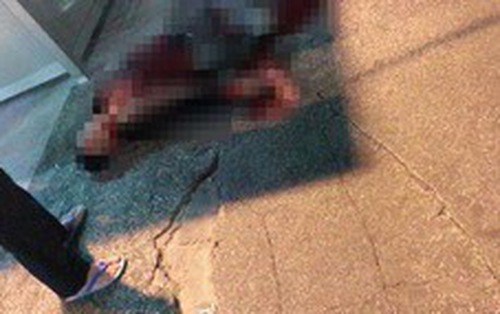 Bị mẹ đuổi đánh vì đi nhậu về khuya, con trai 17 tuổi đâm chết cha dượng