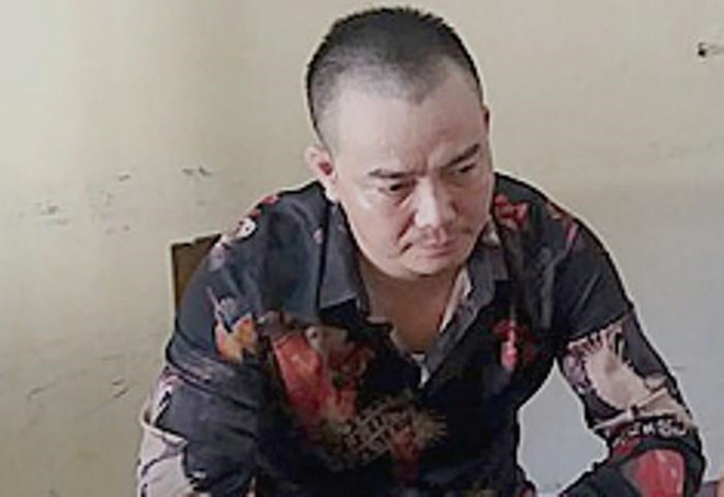 Mở nhạc sàn, nhạc đám ma để… đòi nợ