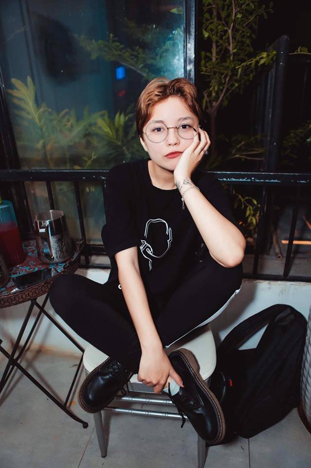 Thiên thần mới của hội con lai Việt: Sở hữu đôi mắt siêu đẹp, chỉ cao 1m58 nhưng chấp hết các thể loại lookbook