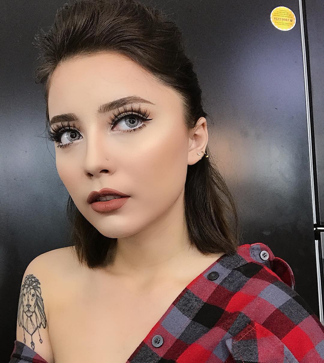 Thiên thần mới của hội con lai Việt: Sở hữu đôi mắt siêu đẹp, chỉ cao 1m58 nhưng chấp hết các thể loại lookbook