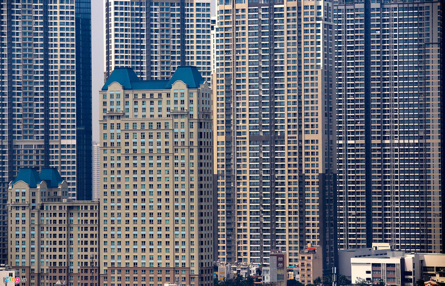 Rừng bê tông tại khu đô thị xa hoa trên đường Nguyễn Hữu Cảnh