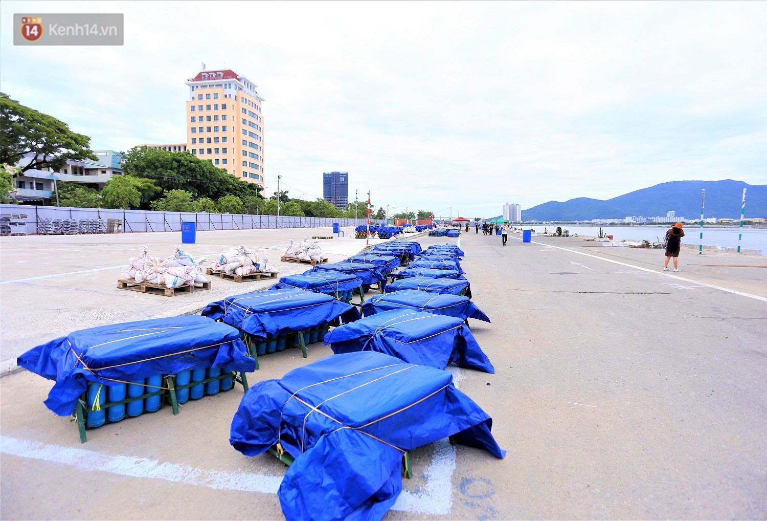 Ảnh: Xâm nhập trận địa pháo hoa khủng trước giờ khai hỏa DIFF 2019 ở Đà Nẵng