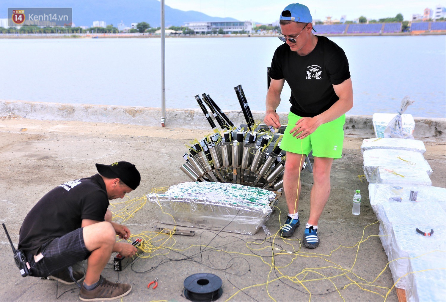 Ảnh: Xâm nhập trận địa pháo hoa khủng trước giờ khai hỏa DIFF 2019 ở Đà Nẵng