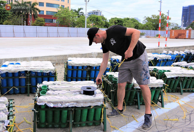 Ảnh: Xâm nhập trận địa pháo hoa khủng trước giờ khai hỏa DIFF 2019 ở Đà Nẵng