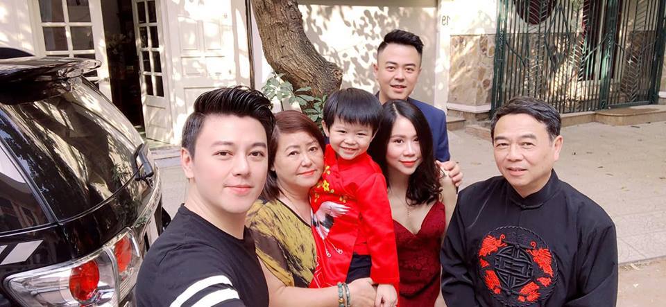 Tuấn Tú: Nhiều khán giả nhắn tin khen tôi và Thu Quỳnh rất đẹp đôi trong Về nhà đi con