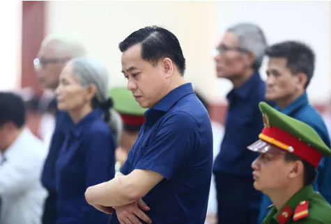 Diễn biến bất ngờ phiên xử Vũ Nhôm: Cựu trung tá xoay qua tố nhiều người!