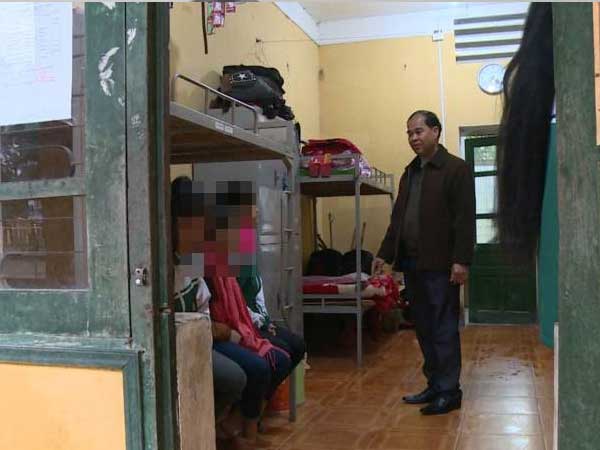 Rùng mình lời khai của thầy hiệu trưởng ở Phú Thọ: 2 năm gọi nhiều nam sinh vào phòng riêng để sàm sỡ