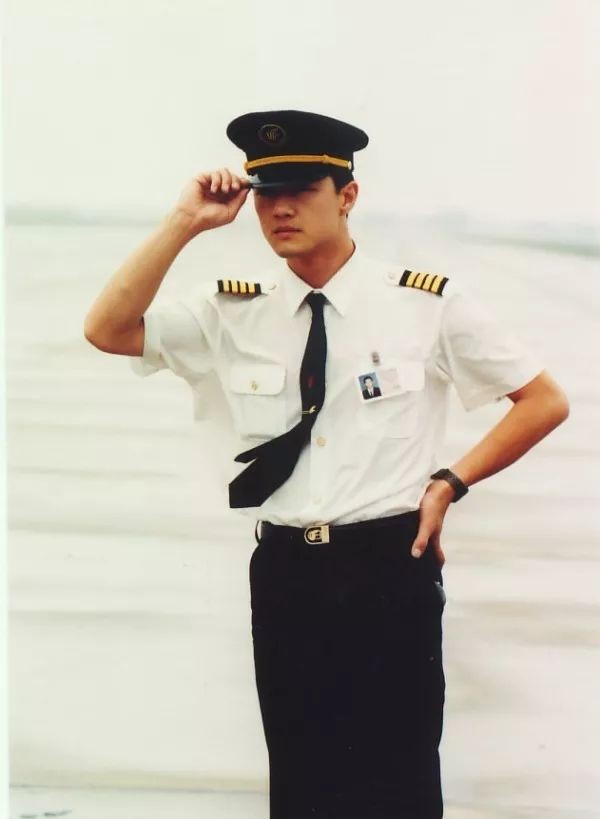 Nhìn lại danh sách tình cũ toàn siêu mẫu, ảnh hậu mới biết Quách Tĩnh Lý Á Bằng cao tay thế nào trên tình trường