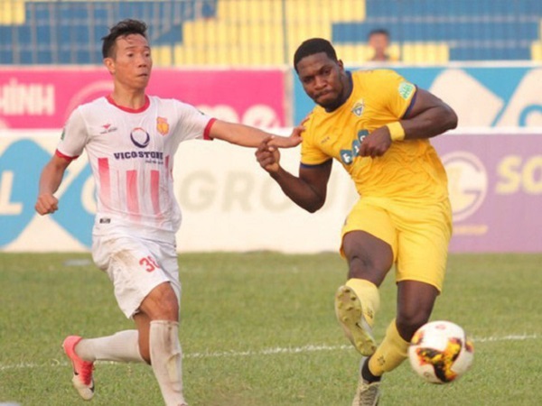 Trọng tài khước từ bàn thắng hợp lệ, Nam Định nhận thất bại đau đớn trước Thanh Hóa Trọng tài khước từ bàn thắng hợp lệ, Nam Định nhận thất bại đau đớn trước Thanh Hóa