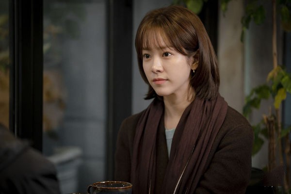 Em chồng không chịu làm việc nhà còn vênh mặt thách thức, chị dâu liền đưa ra đề nghị khiến cô ta chối không được