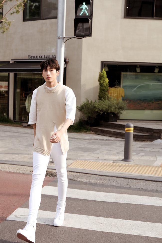 Người tình màn ảnh của Hari Won làm Vlog thời trang cho nam giới