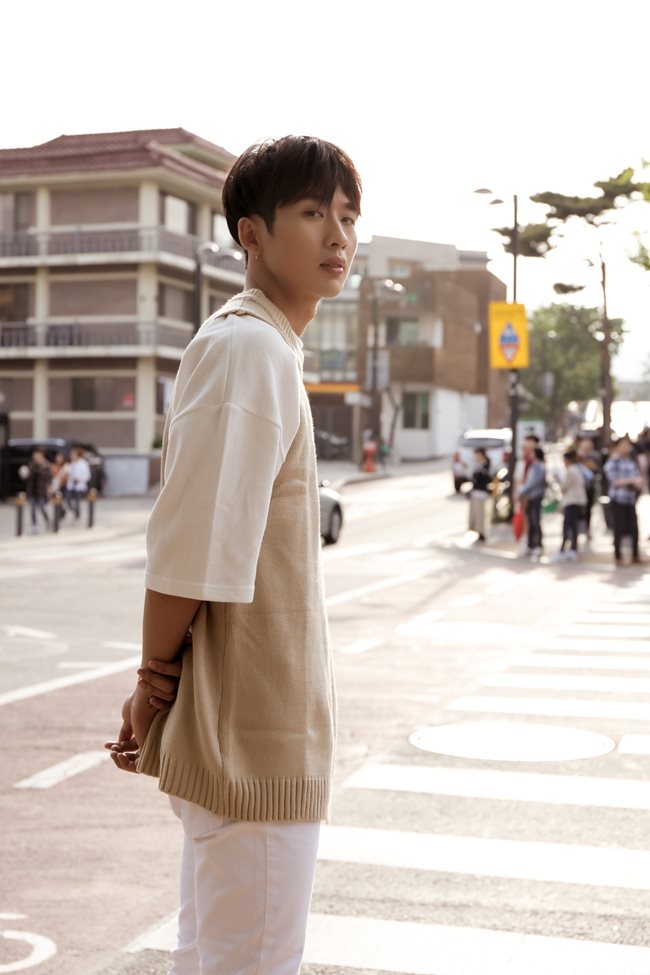 Người tình màn ảnh của Hari Won làm Vlog thời trang cho nam giới