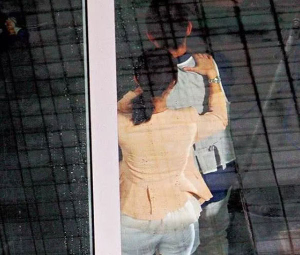 Trần Hiểu cứu vớt cuộc hôn nhân rạn nứt vì scandal Trần Nghiên Hy ngoại tình bằng 1 hình ảnh siêu tình tứ