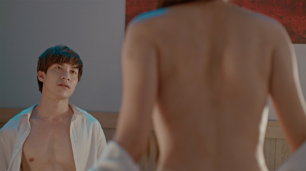 Phim mới của Thúy Ngân và Mr Cần Trô gây sốc vì ngập tràn cảnh nóng và kinh dị