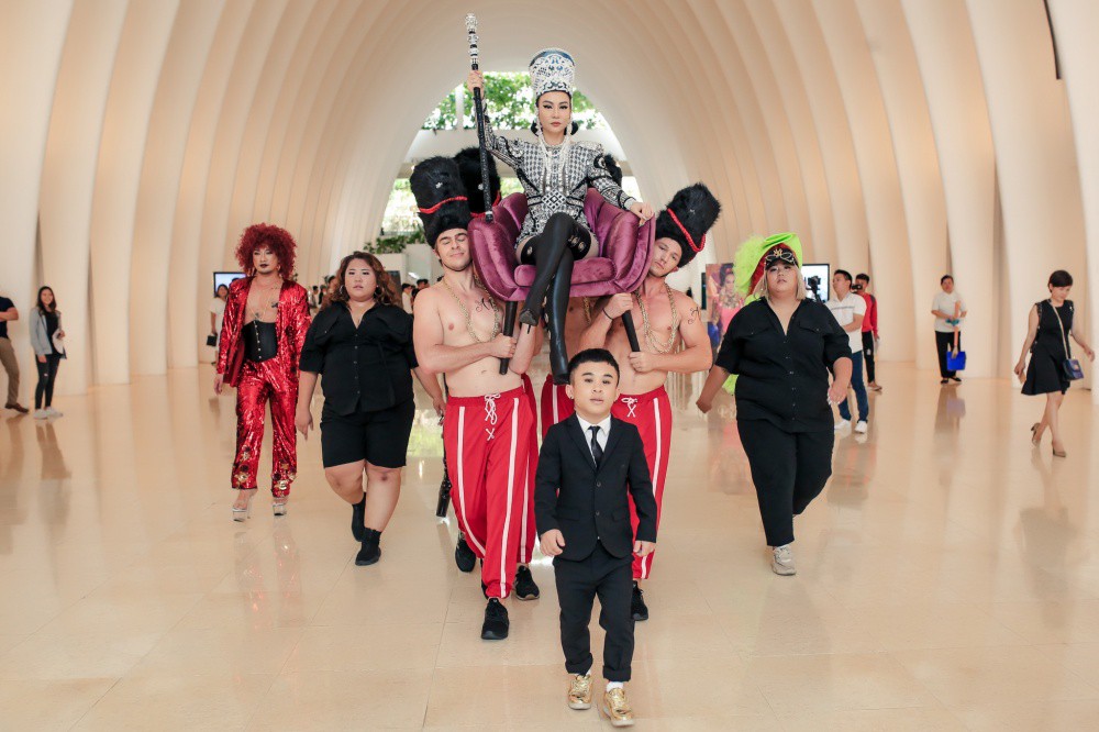 Xuất hiện quá lố trong buổi họp báo, Thu Minh bị tố ăn cắp ý tưởng