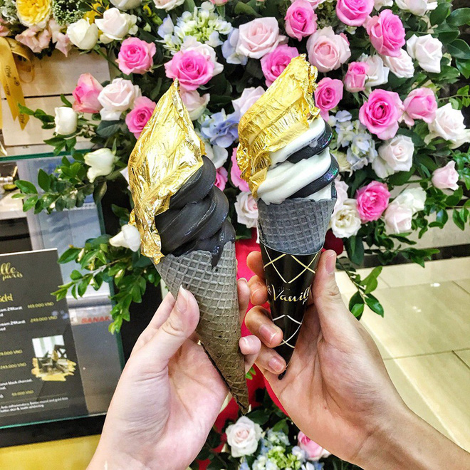 Chủ tiệm nói gì về kem dát vàng 24k sang chảnh đang gây sốt ở Hà Nội?