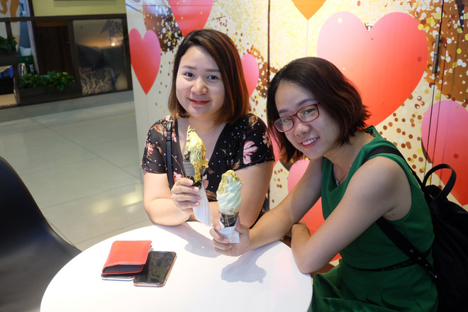 Chủ tiệm nói gì về kem dát vàng 24k sang chảnh đang gây sốt ở Hà Nội?