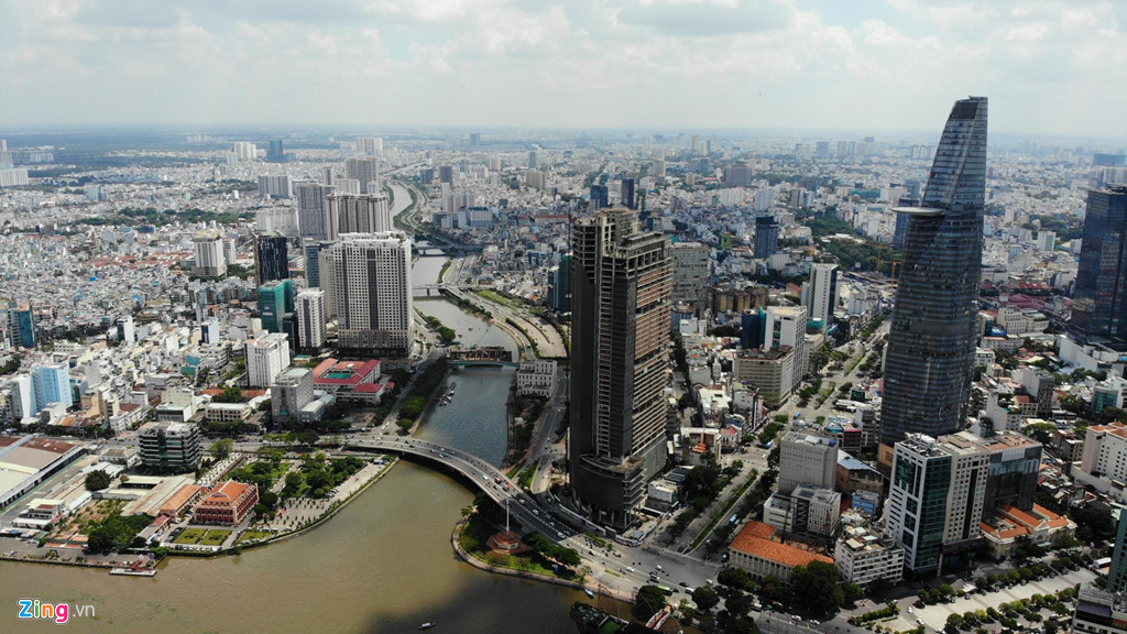 Chung cư trên Bến Vân Đồn vây kín quận 1, TP.HCM