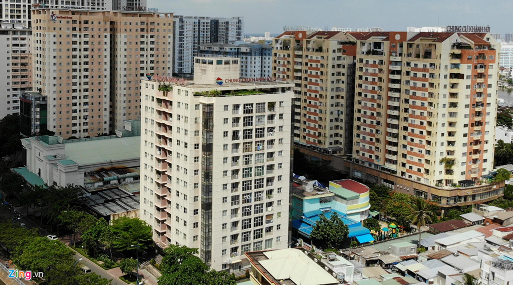 Chung cư trên Bến Vân Đồn vây kín quận 1, TP.HCM