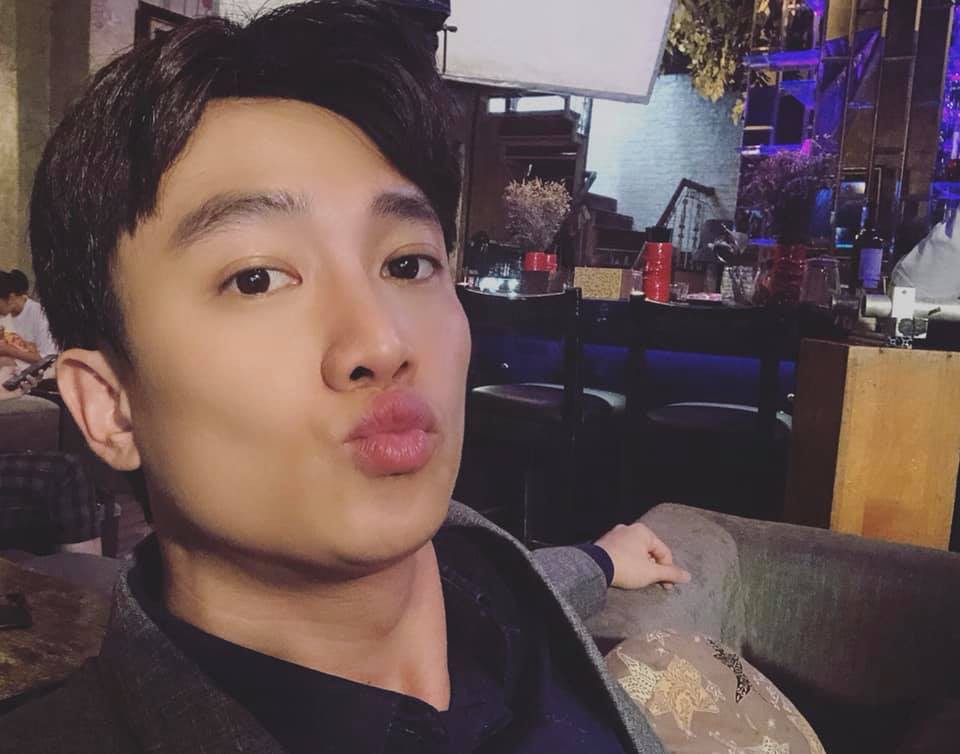 Bị tung đoạn chat sex, Quốc Trường Về nhà đi con không né tránh mà hài hước bóng gió kiểu này Bị tung đoạn chat sex, Quốc Trường Về nhà đi con không né tránh mà hài hước bóng gió kiểu này