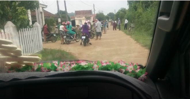 Trưởng thôn chặn xe cưới của dân để thu nợ, Chủ tịch xã nói gì?