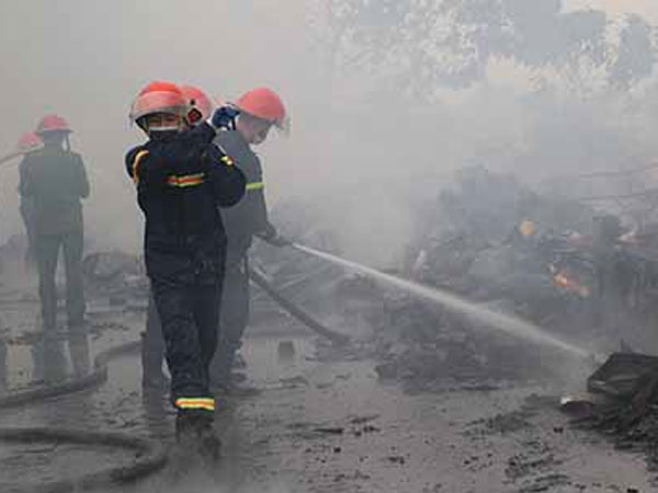 Một thi thể được tìm thấy sau hoả hoạn tại công ty bánh kẹo