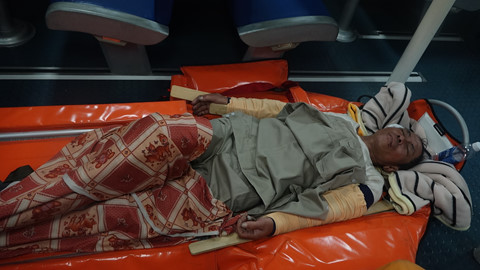 Cứu ngư dân bị tời cuốn gãy cả 2 tay, toàn thân tê liệt