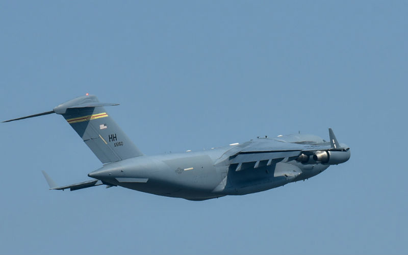 Máy bay vận tải đoàn Tổng thống Donald Trump đến Hà Nội