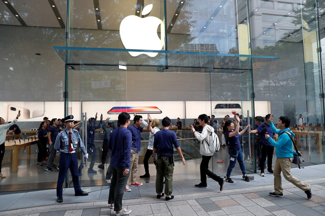 iPhone X: Trò tạo bom ma mãnh của Apple