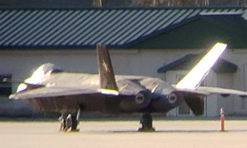 Mô hình tiêm kích J-20 Trung Quốc xuất hiện tại căn cứ Mỹ