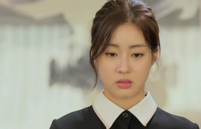 Về ra mắt nhà trai, mẹ anh kêu mất tiền và bí mật rụng rời trong túi xách của tôi...