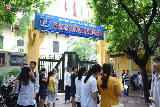 Một số trường thuộc top đầu vẫn có số lượng thí sinh đăng ký đông, tỷ lệ thí sinh trên chỉ tiêu cao như trường THPT Chu Văn An (Tây Hồ), trường THPT Phan Đình Phùng (Ba Đình), trường THPT Kim Liên (Đống Đa), trường THPT Lê Quý Đôn (Hà Đông), trường THPT Yên Hòa (Cầu Giấy), trường THPT Cầu Giấy (Cầu Giấy), trường THPT Nguyễn Văn Cừ (Gia Lâm), trường THPT Nguyễn Thị Minh Khai (Bắc Từ Liêm)…