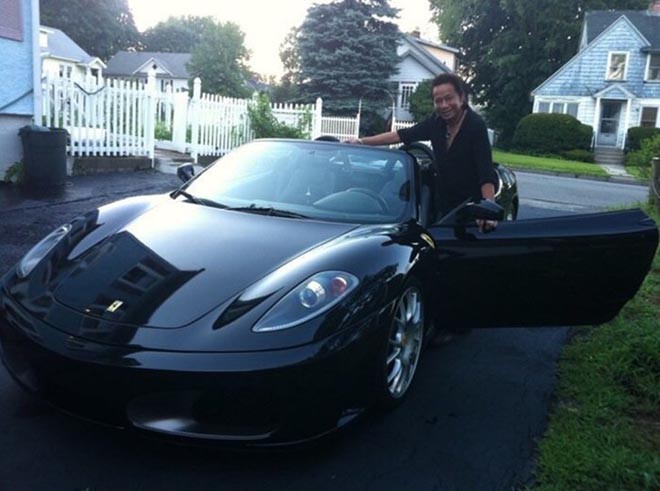 Nam danh hài sinh năm 1955 sở hữu bộ sưu tập xe hơi đắt đỏ.