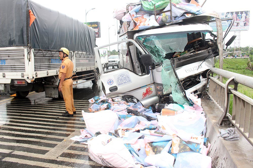 CSGT điều tiết giao thông qua khu vực