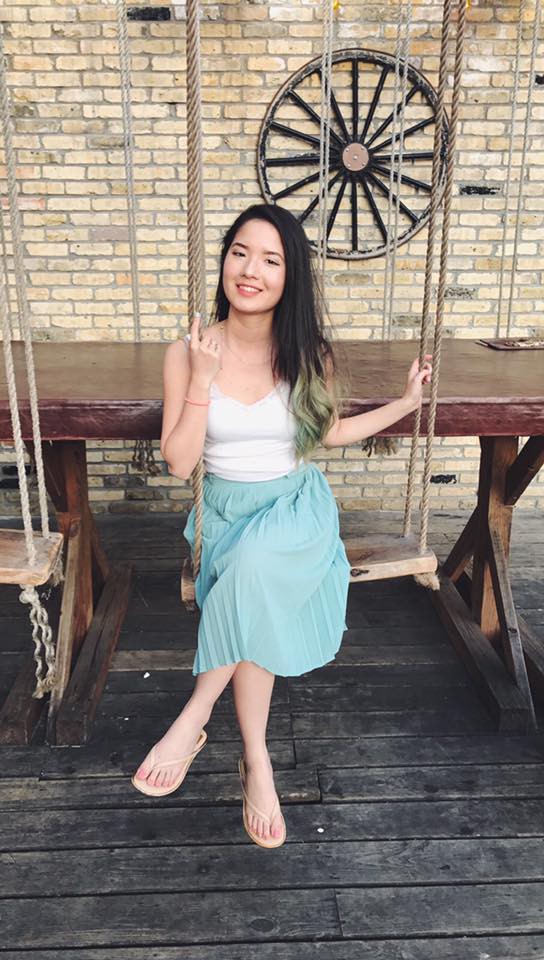 Du học xa xứ nên Hồng Ngọc rất nhớ nhà, nhớ món ăn, và những lúc ấy cũng chỉ biết tự tạo động lực như đi tham gia tình nguyện để với bớt nỗi buồn. “Tuy nhiên may mắn là gia đình cũng tạo điều kiện cho mình về thăm hầu như mỗi kỳ nghỉ hè”, cô nàng chia sẻ