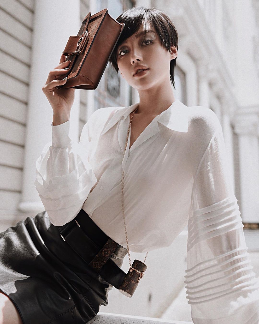 Khánh Linh luôn gắn với hình tượng sang chảnh khiến nhiều người nghĩ rằng gia đình cô giàu có