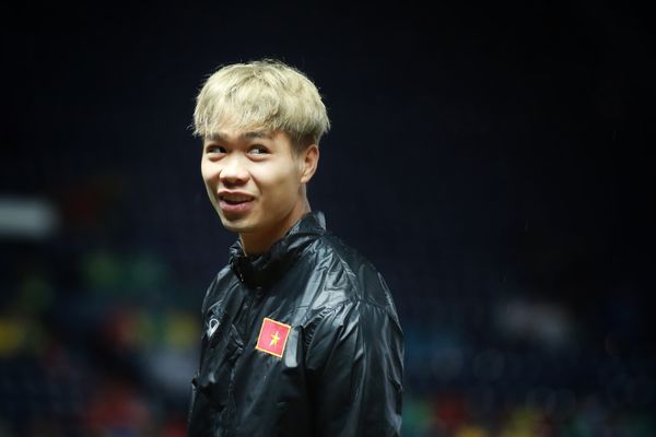 Công Phượng trước khi đá pen…